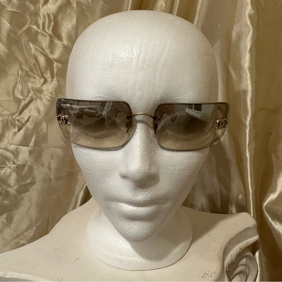 Chanel 4092 Rimless Crystal Rhinestone CC Vintage Y2K Sunglasses in Brown Hue - Picture 9 of 17